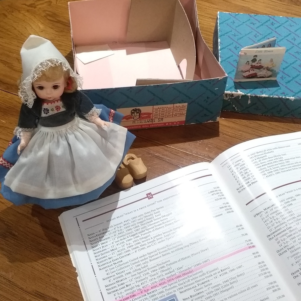 Vintage Madame Alexander Doll The Netherlands #591  w/ Tag & Box 8” Blonde